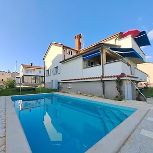 Casa Antonio With Swimming Pool Novigrad Istria